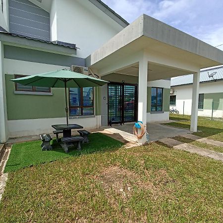 Aisya Homestay Bajet Karak Setia Ngoại thất bức ảnh